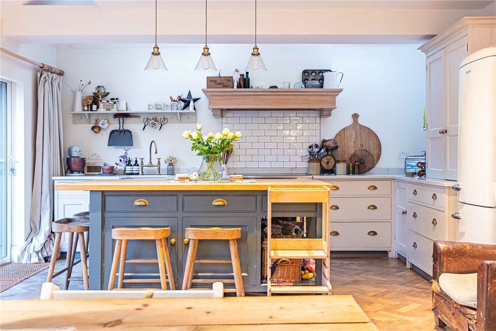 Property photo 2 of 18 Picture No. 89