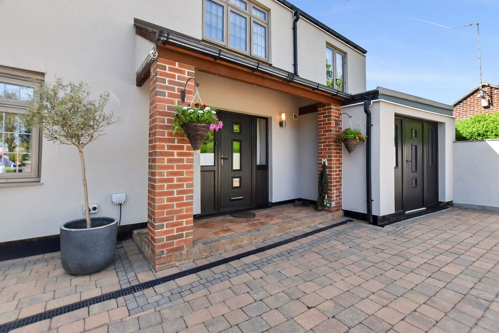 Property photo 1 of 34