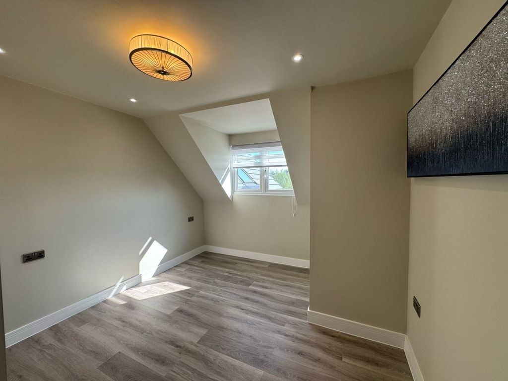 Additional image 7 of 2 bed flat for saleWest Wycombe Road, High Wycombe HP12