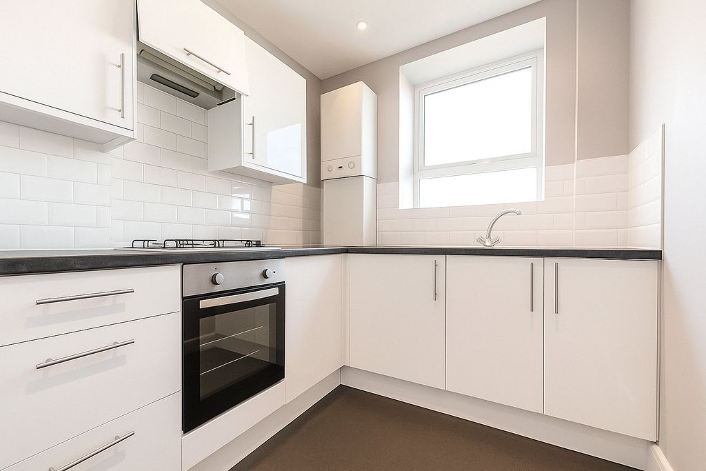 Property photo 3 of 6 Kitchen