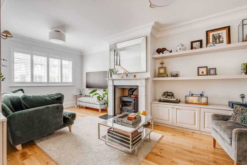 Property photo 2 of 21