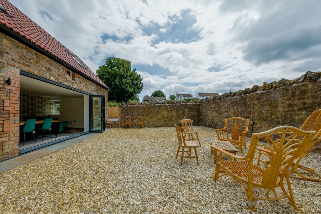 Property photo 1 of 37