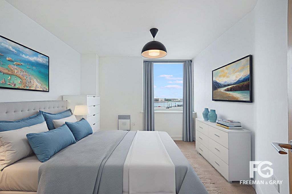 Property photo 2 of 13