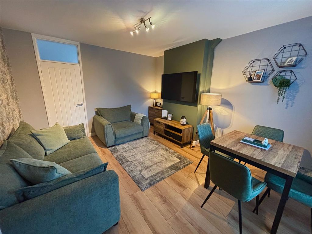 Property photo 2 of 16