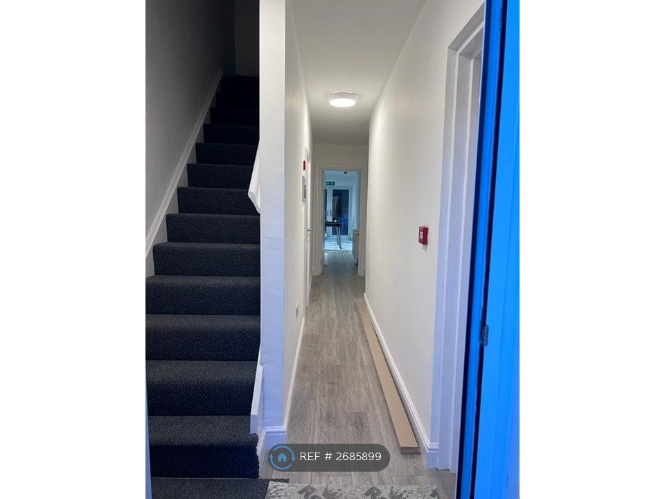 Property photo 2 of 35