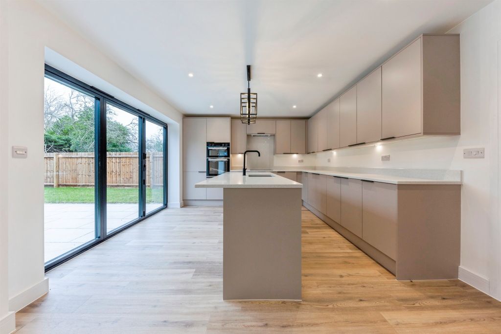 Property photo 3 of 25