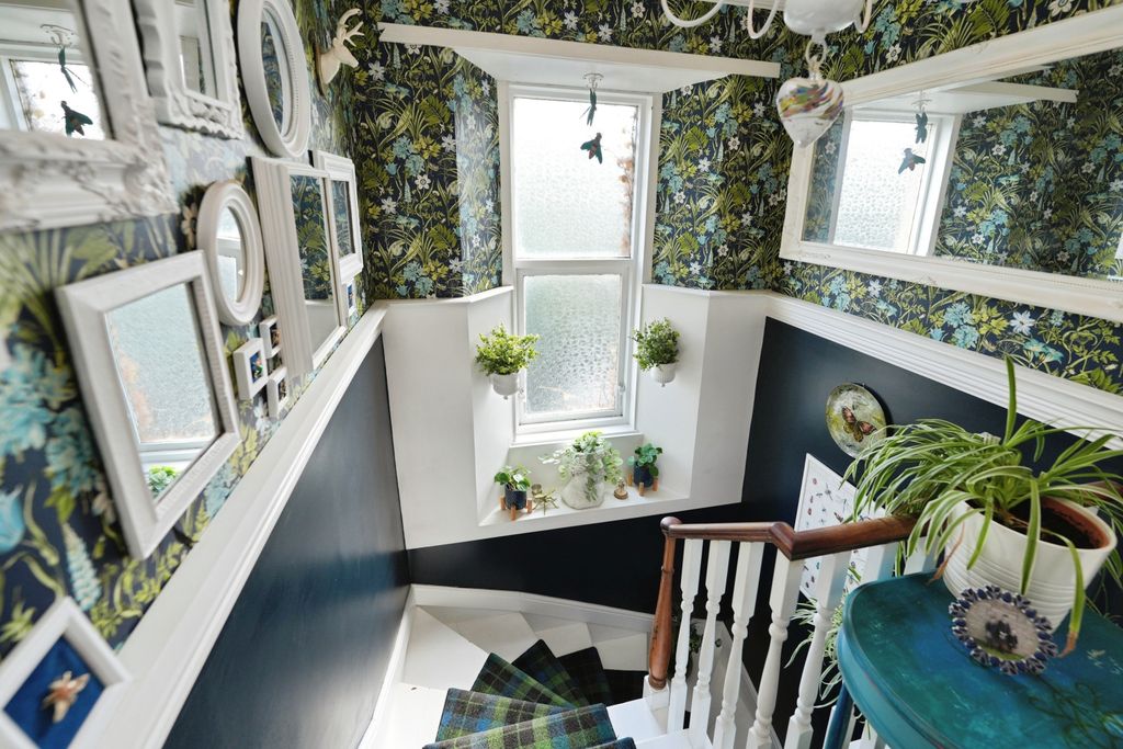 Property photo 3 of 21