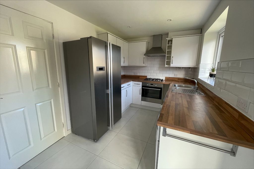 Property photo 2 of 12 Kitchen/Diner