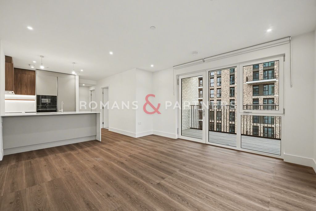 Property photo 2 of 25