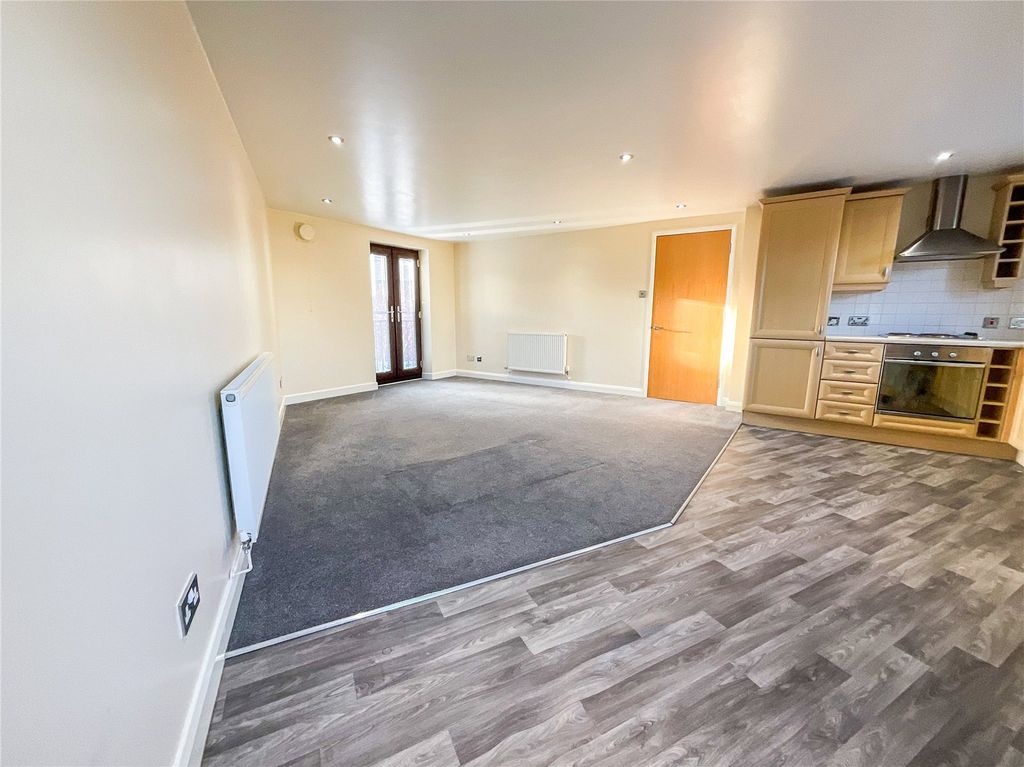Property photo 2 of 11 Picture No. 06
