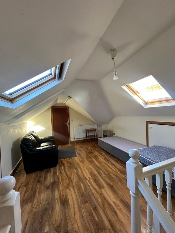 Property photo 2 of 11 Gallery