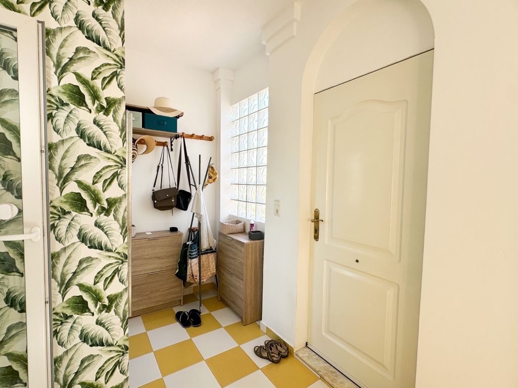 Property photo 2 of 50
