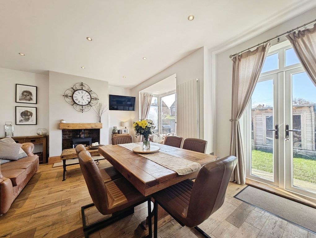 Property photo 3 of 19 Pbox-Img.Jpg