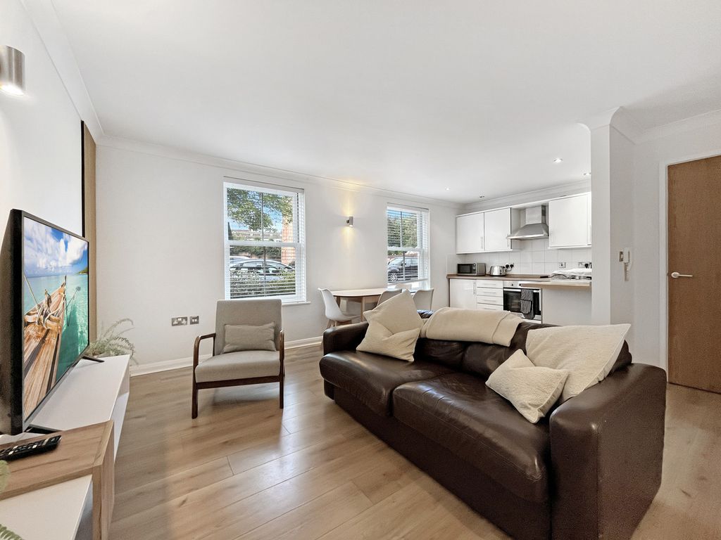 Property photo 3 of 12