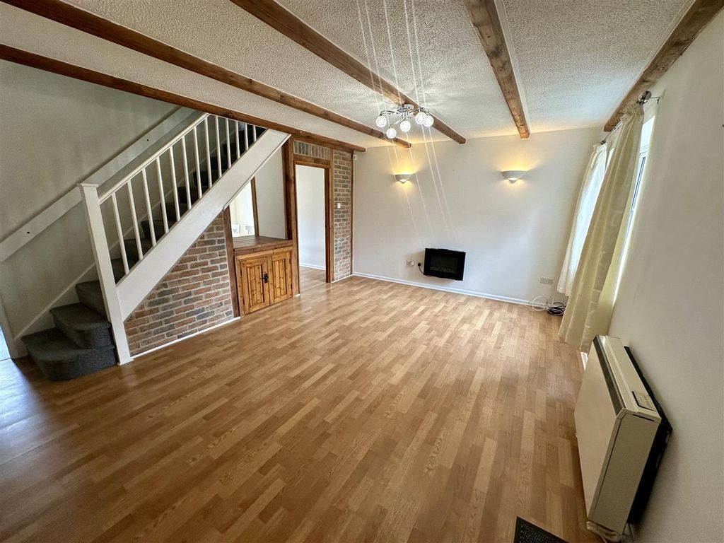 Property photo 3 of 26 Lounge 2 Of 4