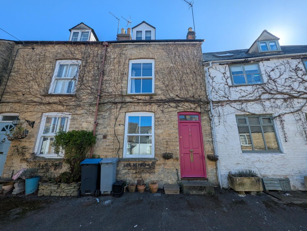 Property photo 1 of 8