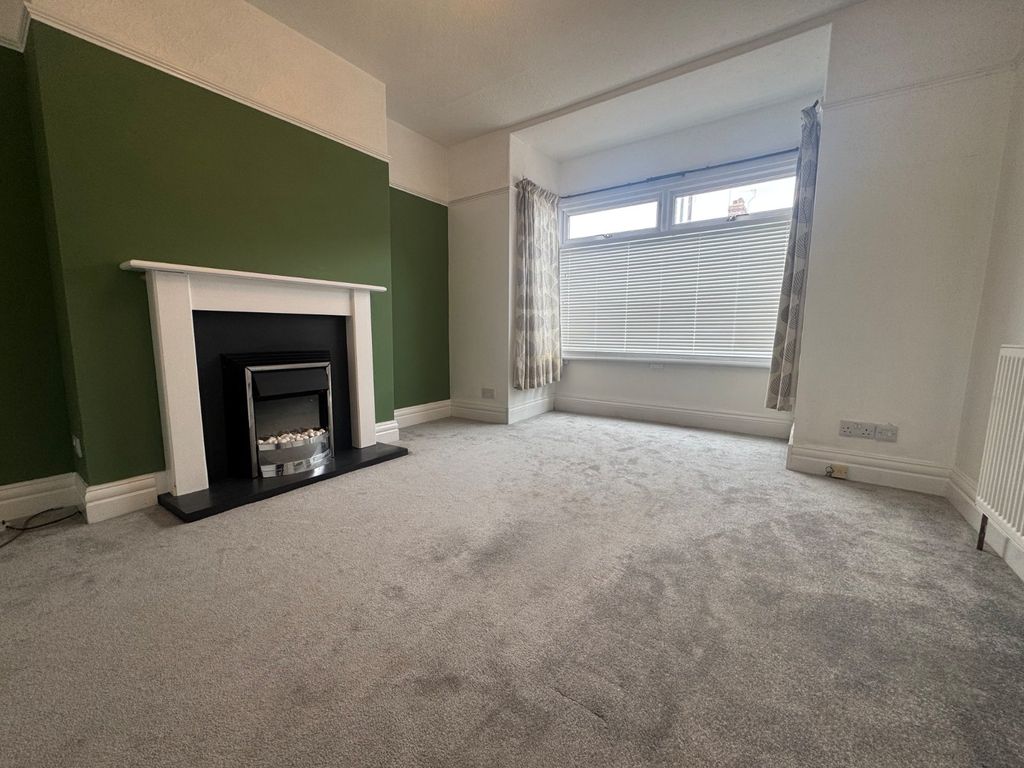 Property photo 2 of 12 Picture No. 13