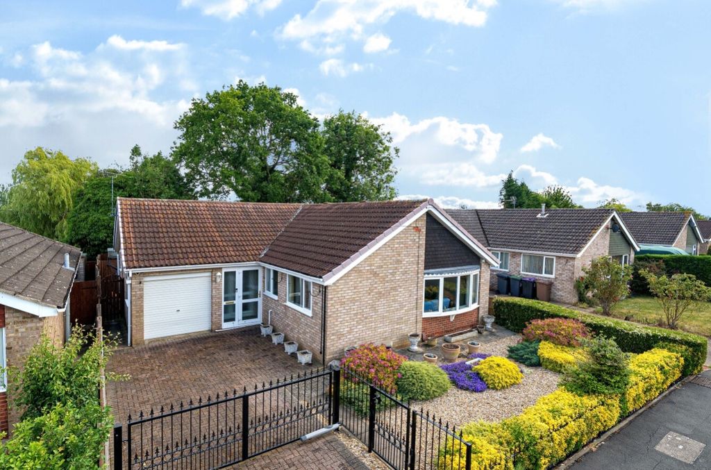 Property photo 1 of 22 1303486-1-683d80E710562-Arw-1