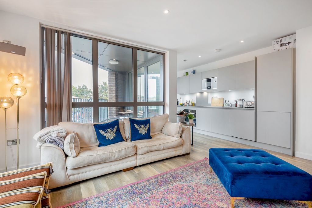 Property photo 3 of 16