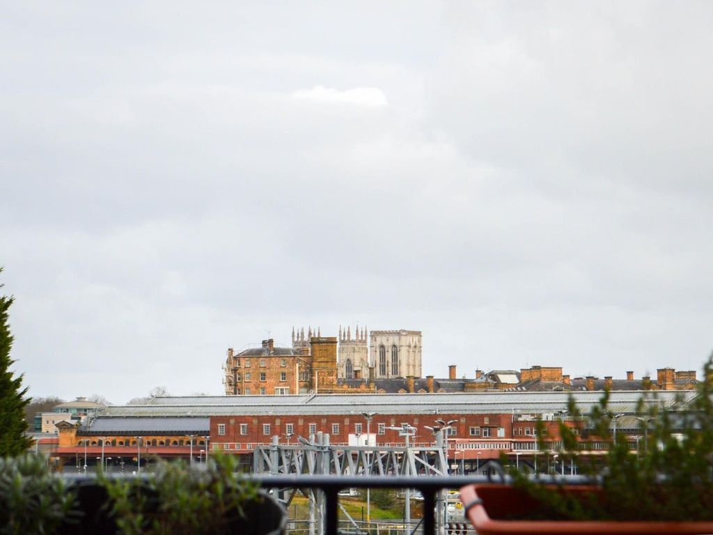 Property photo 1 of 10 Minster View.Jpg