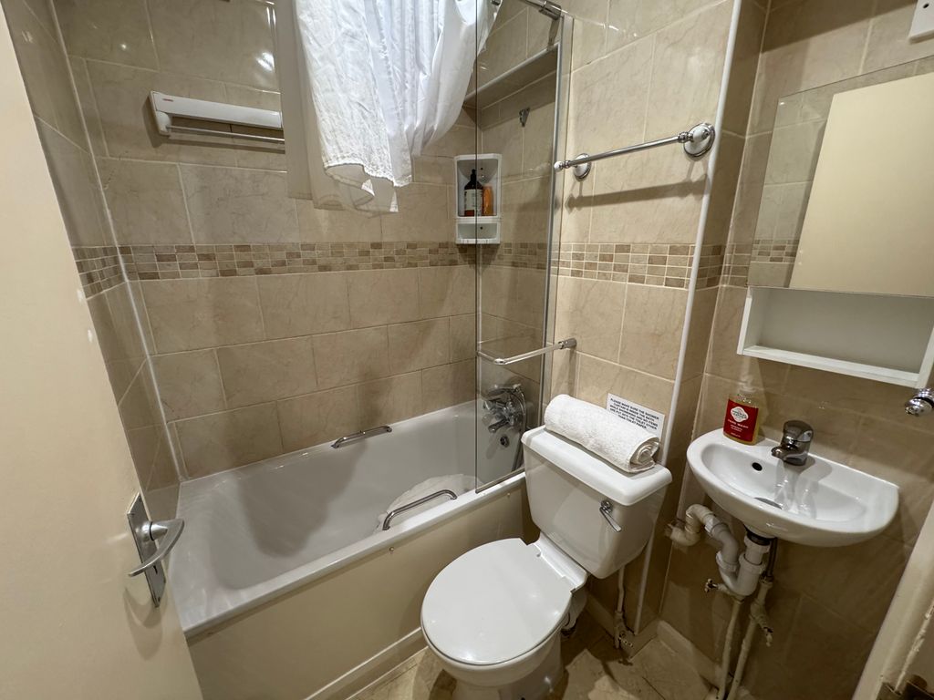 Property photo 3 of 24