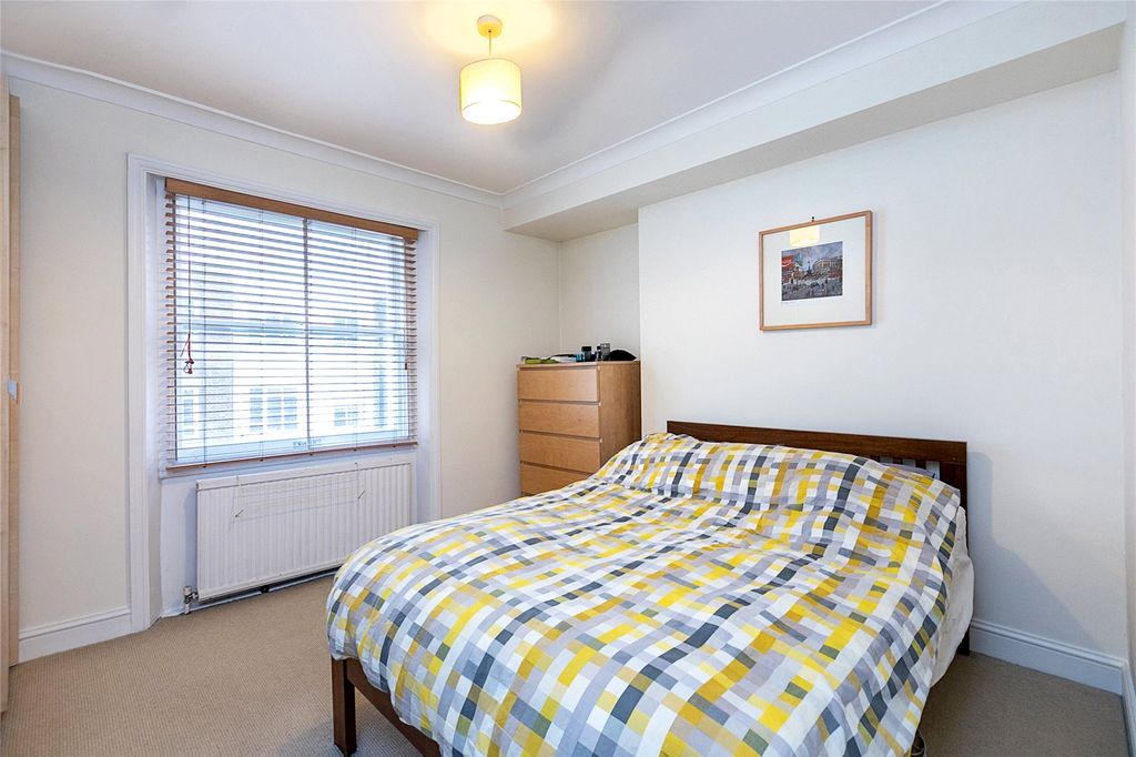 Property photo 2 of 7 Double Bedroom