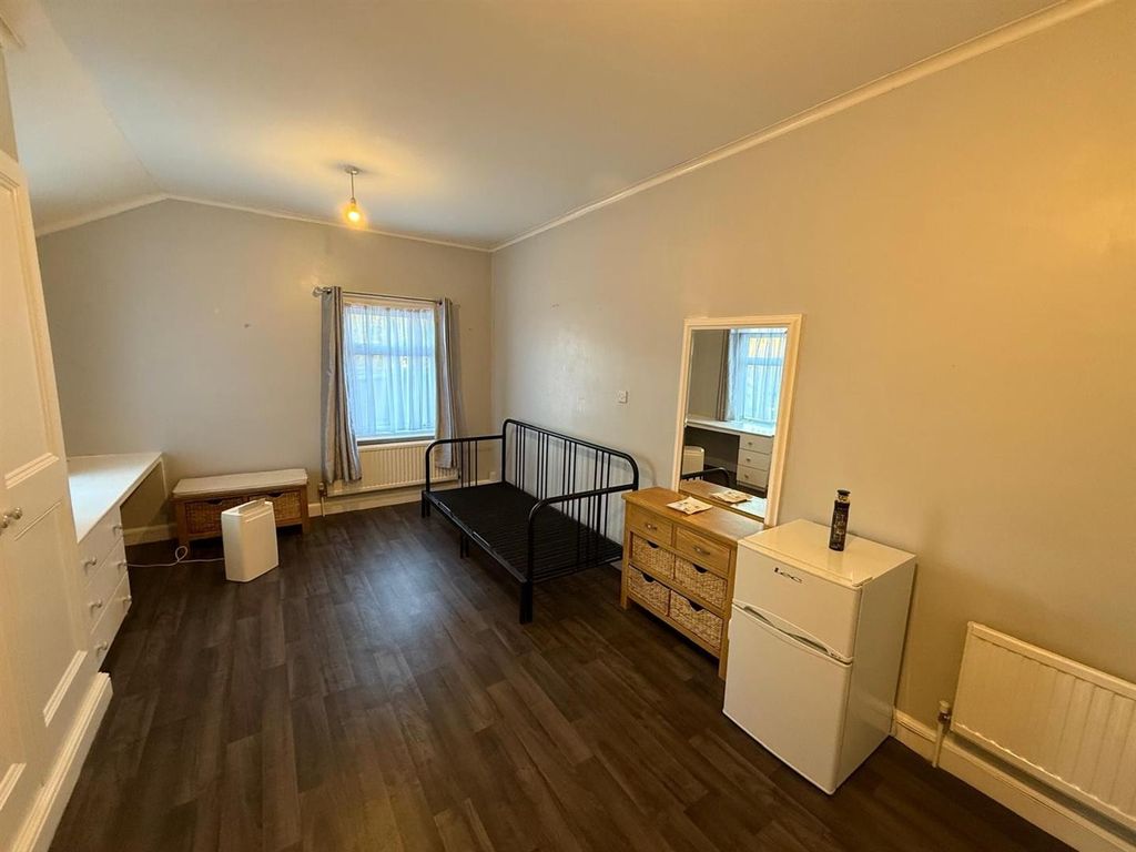 Property photo 2 of 7 3.Jpg