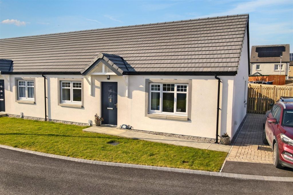 Property photo 1 of 15 10 Croftmoyden Street