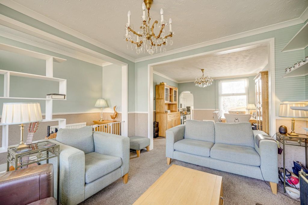 Property photo 3 of 26