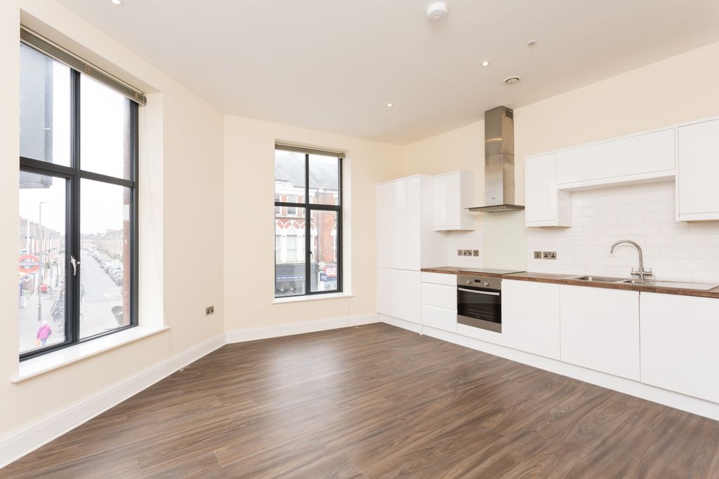 Property photo 2 of 8 Flat 2 - 1 Trinity R