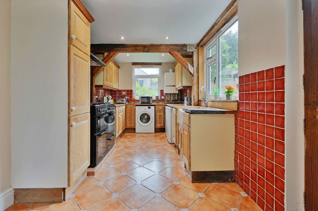 Property photo 2 of 20