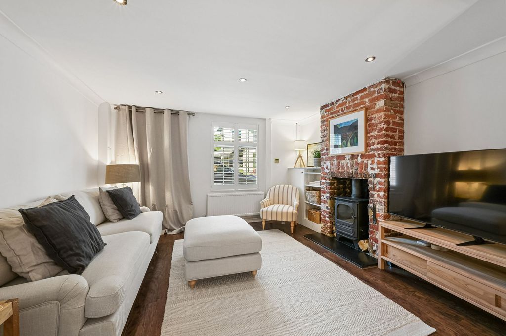 Property photo 2 of 16