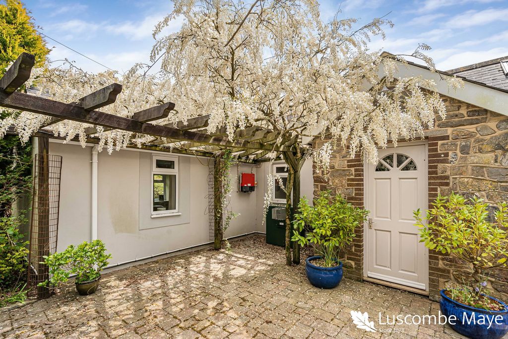 Property photo 1 of 35