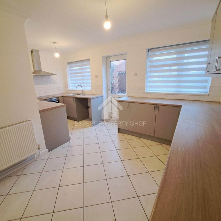 Property photo 3 of 23