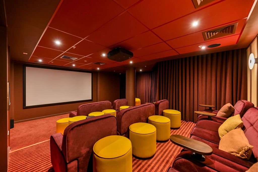 Property photo 2 of 39