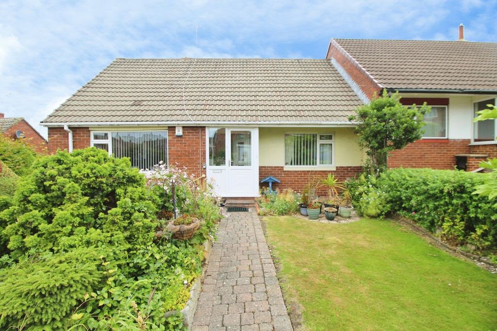 Property photo 1 of 17 External