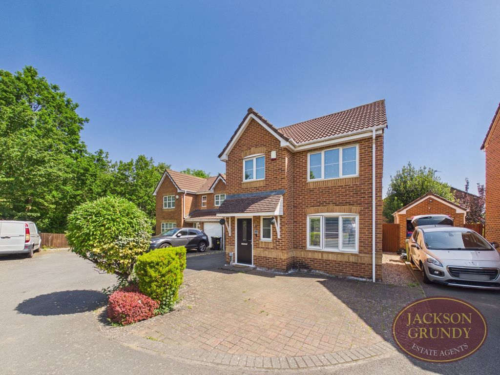 Property photo 1 of 17 Crome Close
