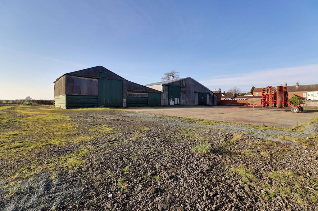 Property photo 2 of 5