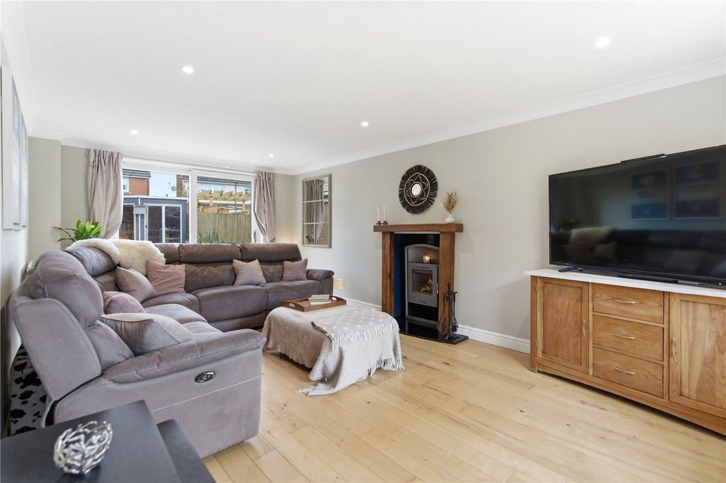 Property photo 2 of 33 Picture No. 28