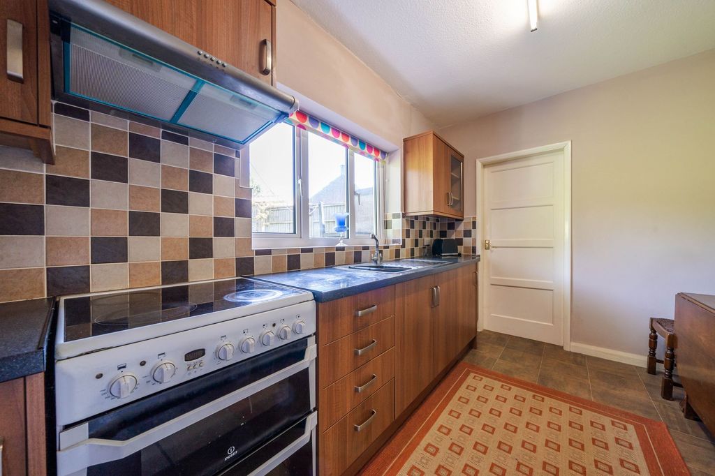 Property photo 3 of 23