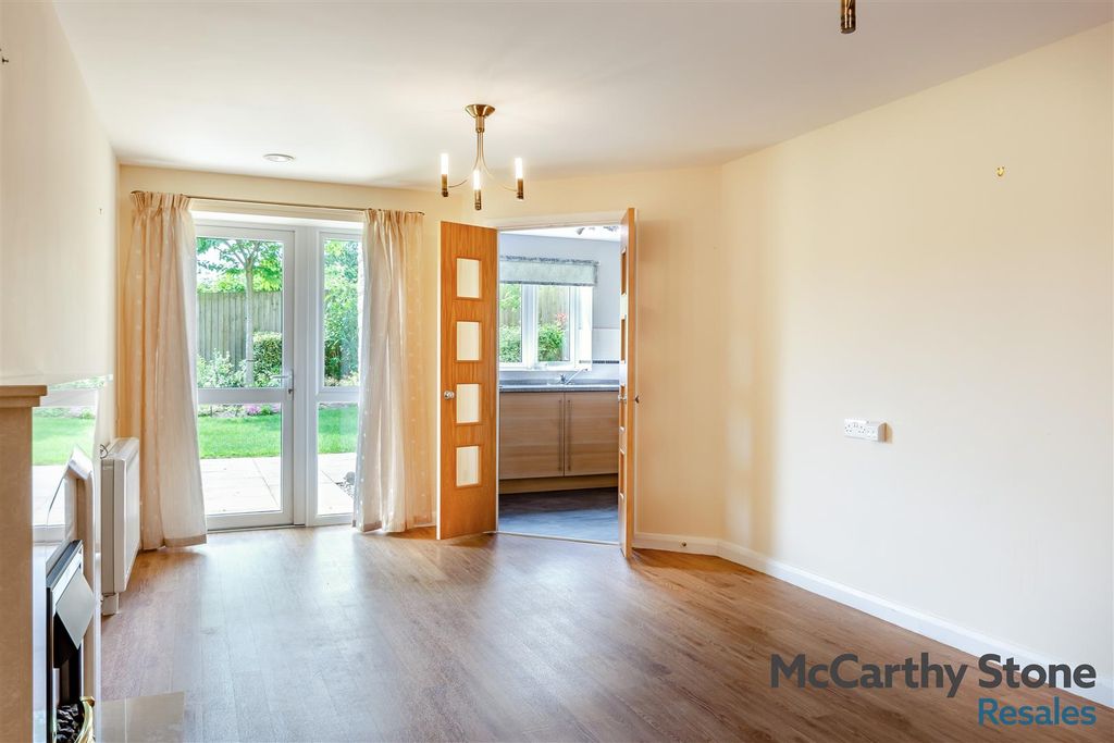 Property photo 3 of 22 8693095-Interior05.Jpg