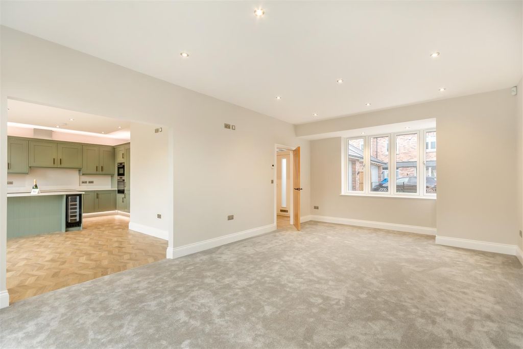 Property photo 2 of 50 8673458-Interior12.Jpg