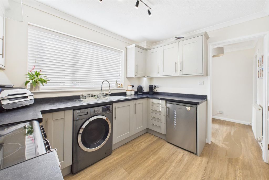 Property photo 2 of 18 Kitchen