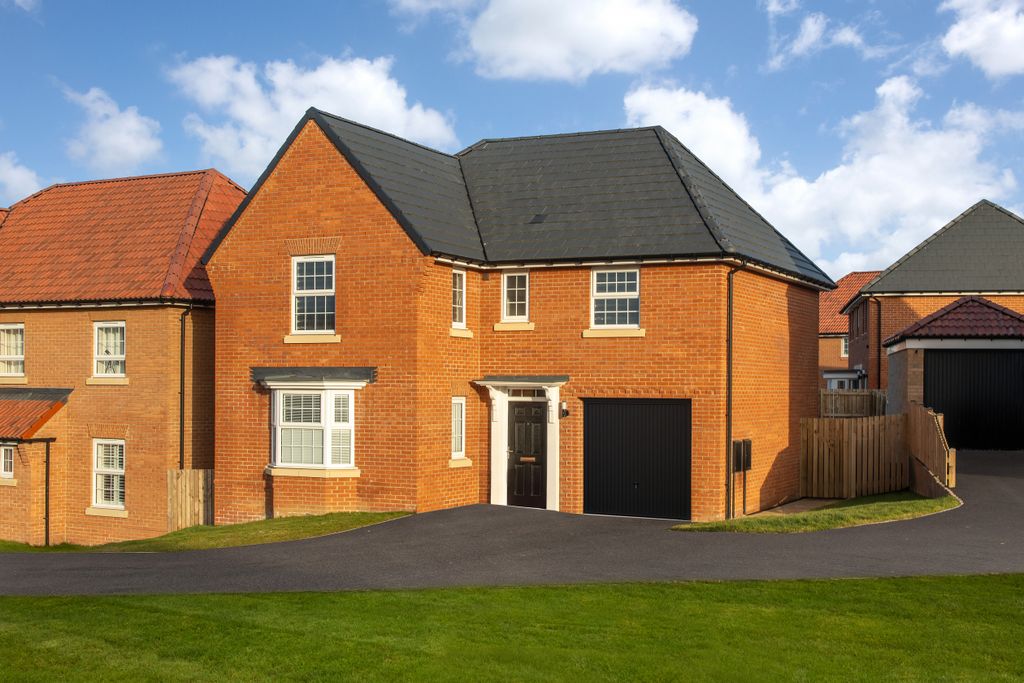 Property photo 1 of 10 Outside View Of 4 Bedroom Detached Drummond Home