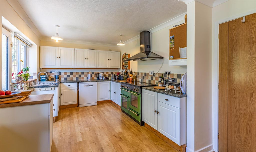 Property photo 2 of 13 Bx1A1384-Hdr-Edit.Jpg
