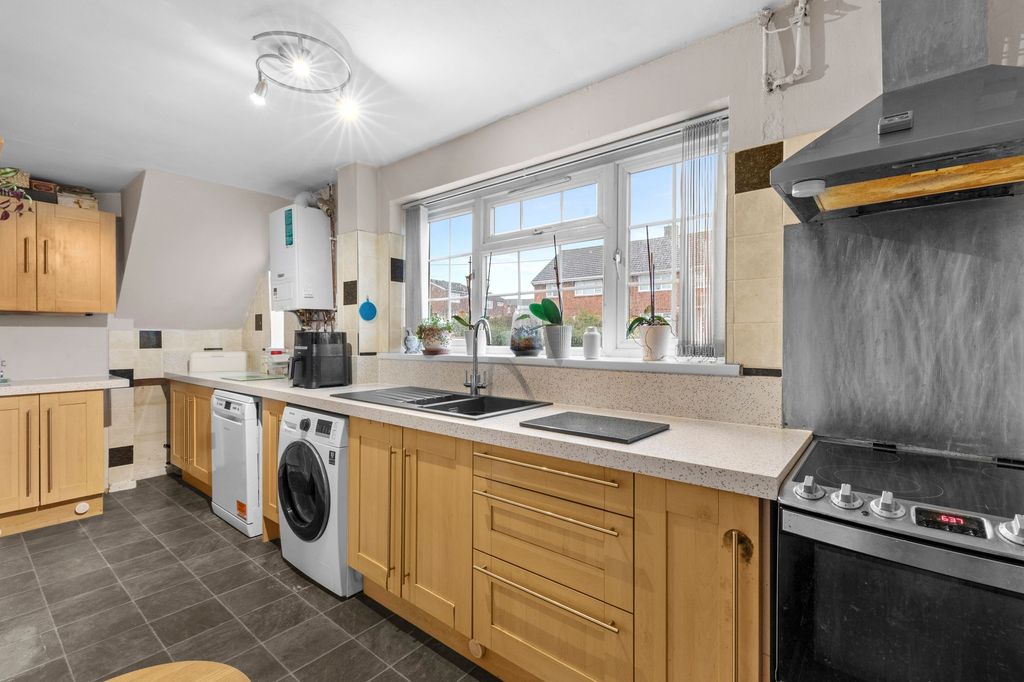 Property photo 3 of 15