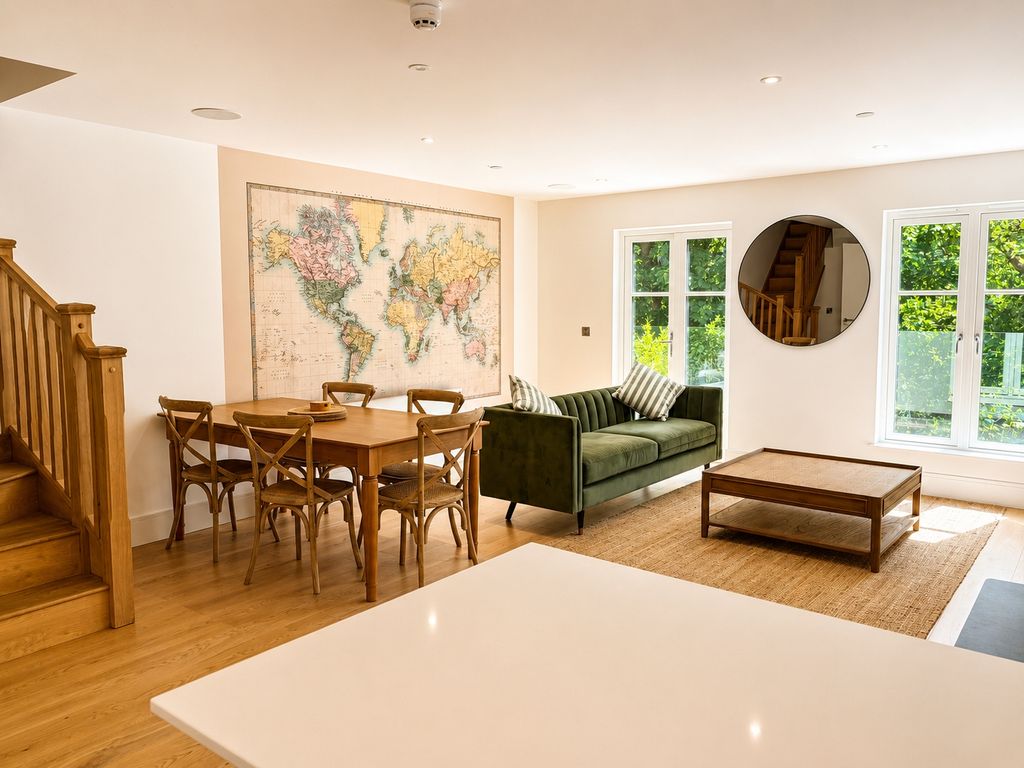 Property photo 3 of 29 1 Watersmeet View