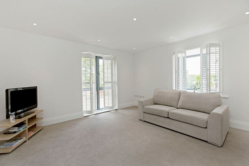 Property photo 2 of 8