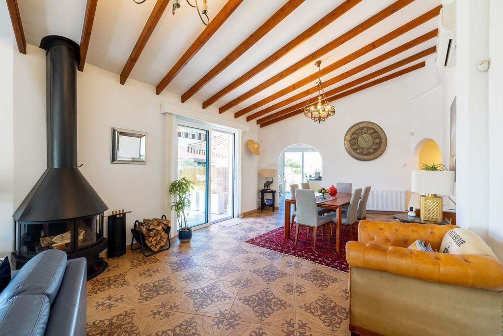 Property photo 3 of 30