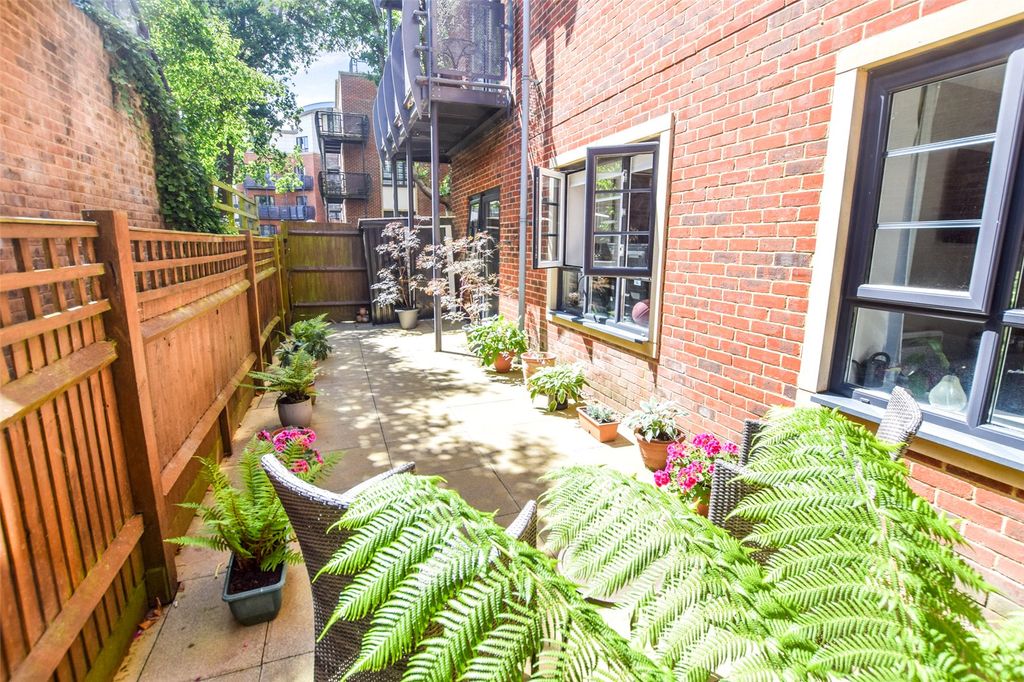 Property photo 3 of 11 Picture No. 24